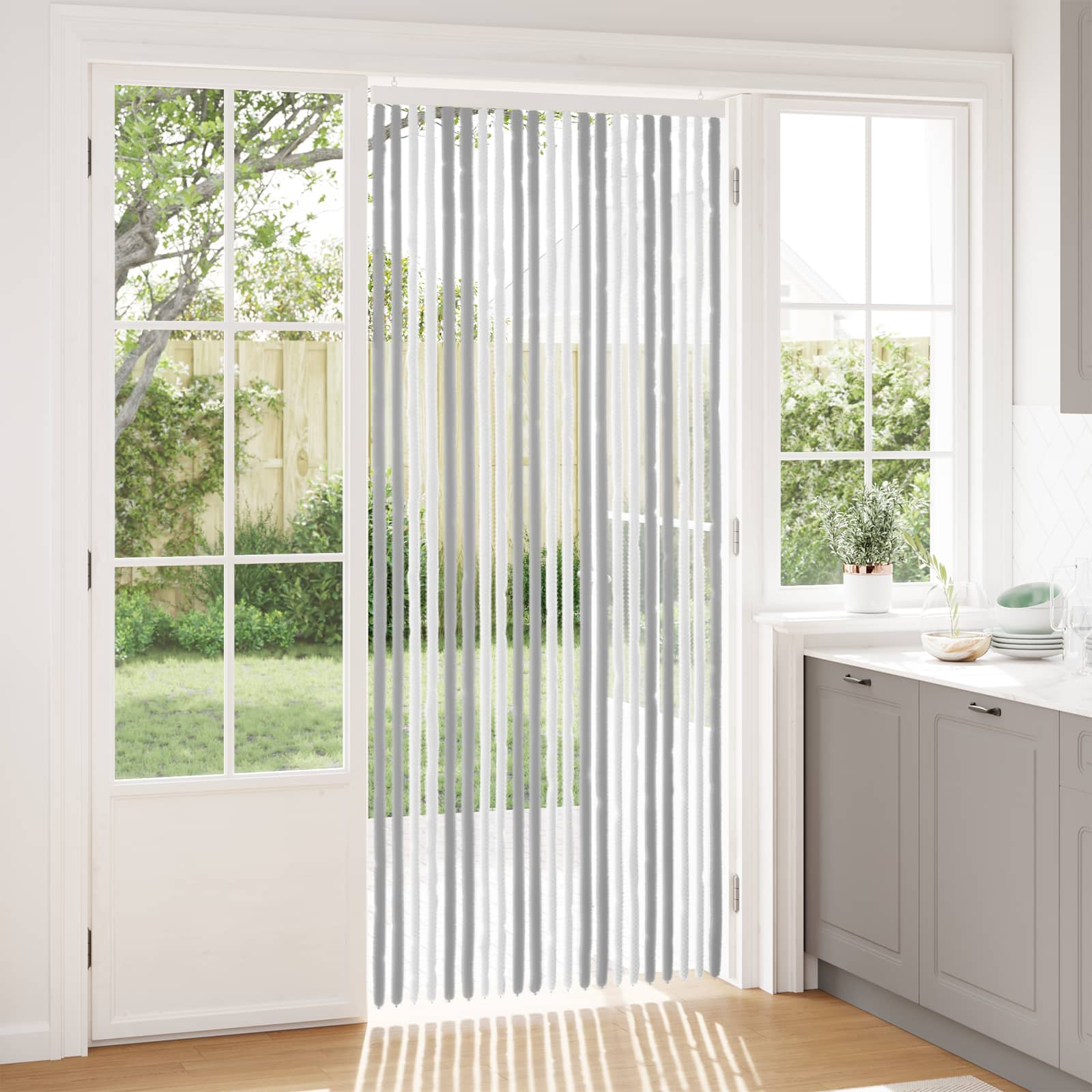 42034456_1.jpg vidaXL Záves proti hmyzu z chenille Šedý a biely 90 x 220 cm 100% PP – Obrázok 1