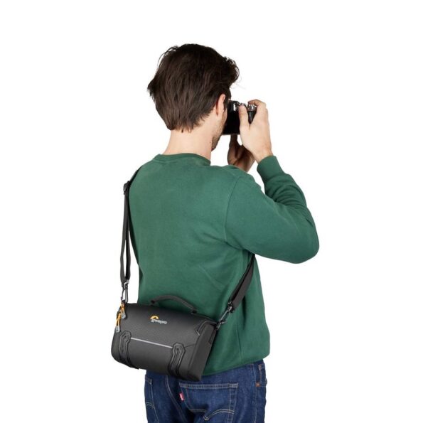 Taška Lowepro Adventura SH 160 III Black – Obrázok 9
